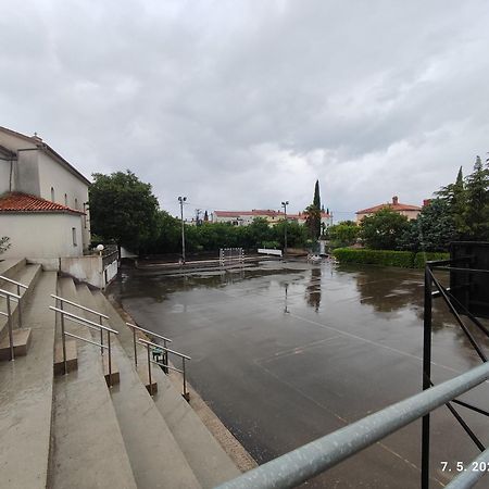 Apartman Pojine Gabonjin Exteriör bild