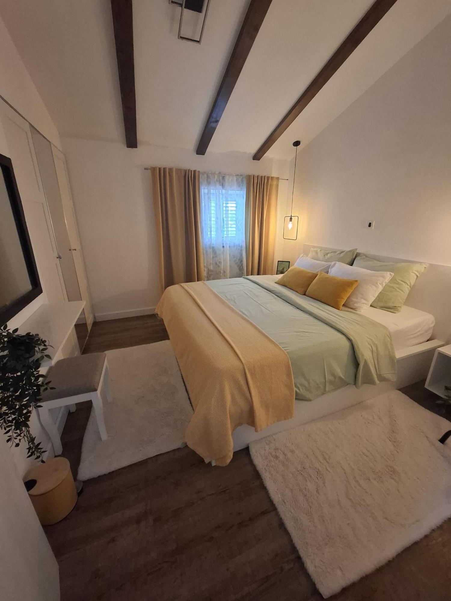Apartman Pojine Gabonjin Exteriör bild